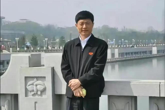”的教授走了七年：他用一生死磕的真相pg电子网站那个在课堂上喊“灭日本(图2)