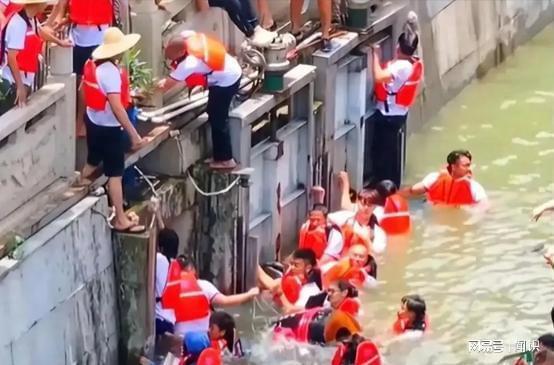 ：大摆龙舟宴记入族谱三千万买新船电子pg猎德村“洋人扒龙舟”后续(图30)