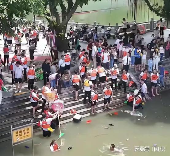 ：大摆龙舟宴记入族谱三千万买新船电子pg猎德村“洋人扒龙舟”后续(图31)
