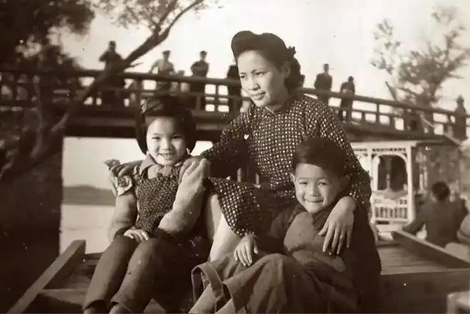 ：袁世凯87岁孙子太冻龄曹锟孙女罕见亮相pg电子模拟器试玩军阀后人聚会照片曝光